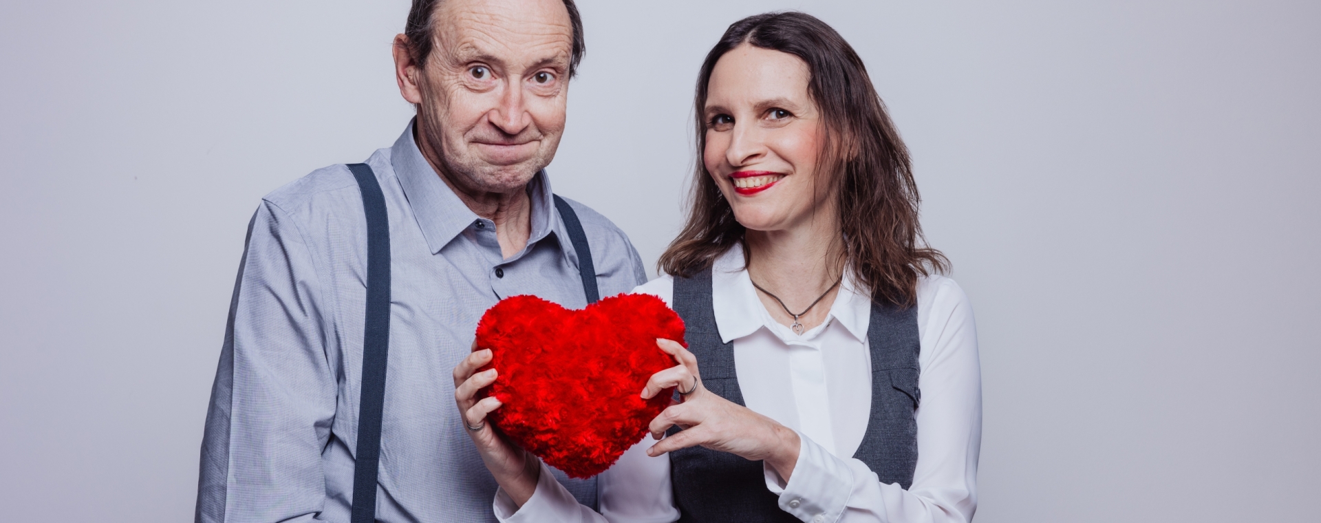 Franz Schiefer und Nicole Gerfertz-Schiefer in Theaterproduktion Love me Tinder Theatergruppe KONTER